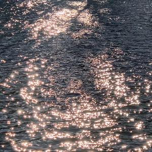 云缨裸体被❌羞羞玉足
